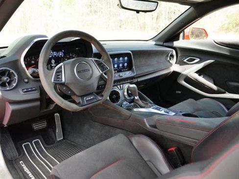 Used 2022 Chevrolet Camaro ZL1 image 2
