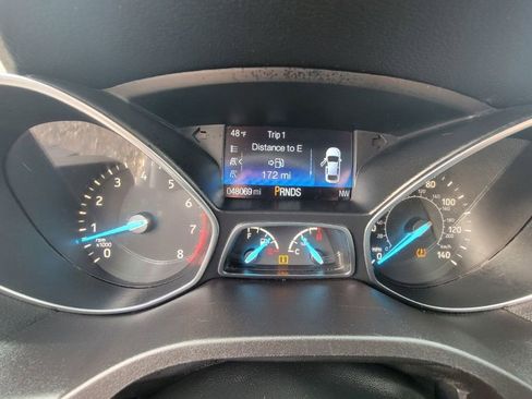 Used 2019 Ford Escape S image 9