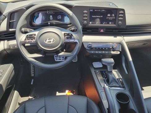 New 2026 Hyundai Elantra SEL Sport FWD image 6