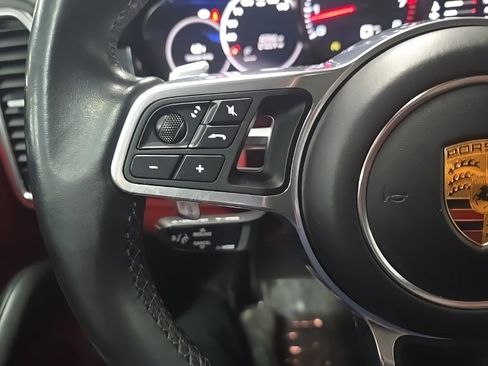 Used 2022 Porsche Cayenne Platinum Edition image 20