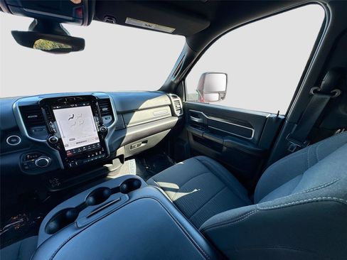 Used 2024 RAM 2500 Big Horn w/ Sport Appearance Package image 22