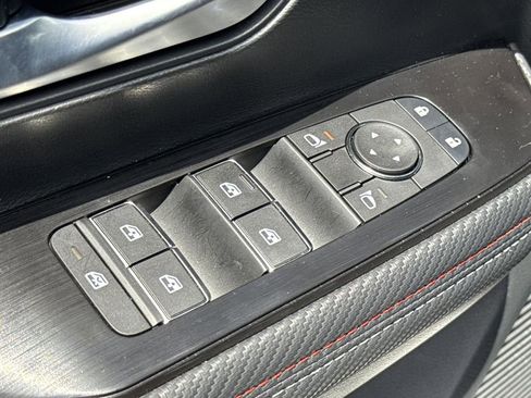 Certified 2025 Nissan Kicks SR AWD/4WD image 26