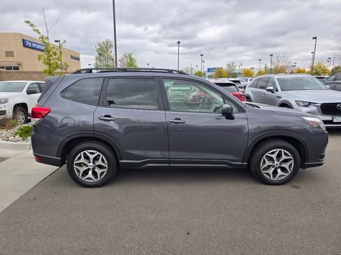 Used 2022 Subaru Forester Premium AWD/4WD image 17