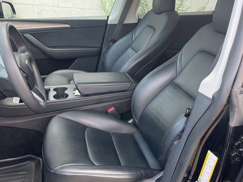 Used 2023 Tesla Model Y Long Range AWD/4WD image 2