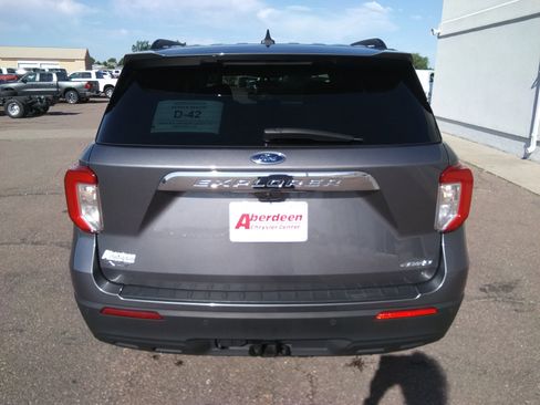 Used 2022 Ford Explorer XLT w/ Class IV Trailer Tow Package image 6