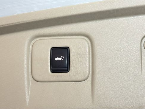 Used 2015 Nissan Murano Platinum w/ Platinum Technology Package image 16