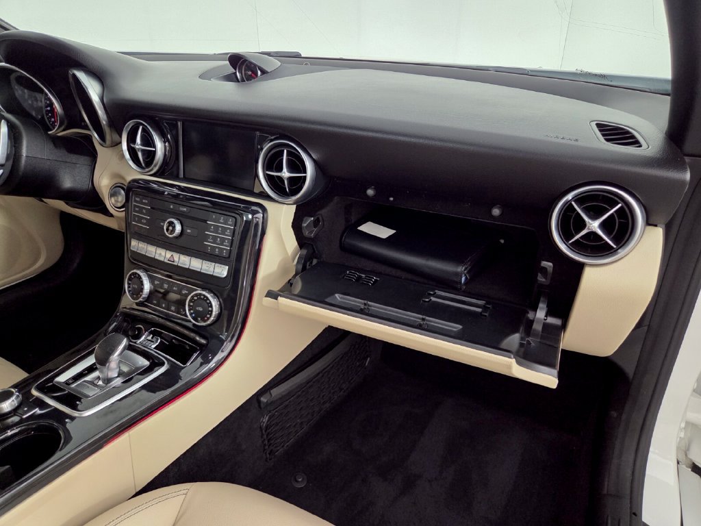 Used 2020 Mercedes-Benz SLC 300 image 31