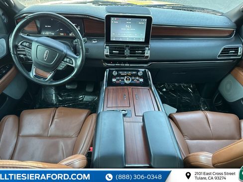 Used 2021 Lincoln Navigator Reserve image 10