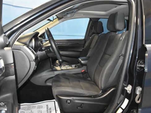 Used 2012 Jeep Grand Cherokee Laredo w/ Laredo E Group image 6