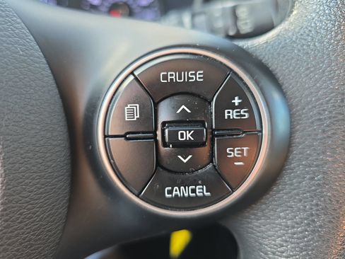 Used 2020 Kia Soul S FWD image 17