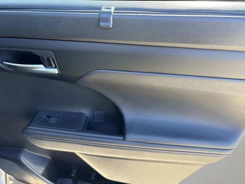 Used 2023 Toyota Highlander XLE image 23