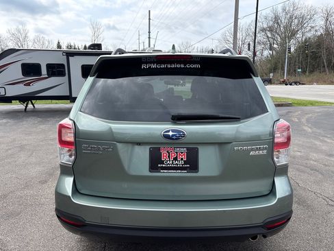 Used 2017 Subaru Forester 2.5i Premium image 5