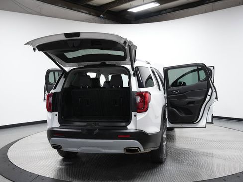 Used 2023 GMC Acadia SLT AWD/4WD image 12