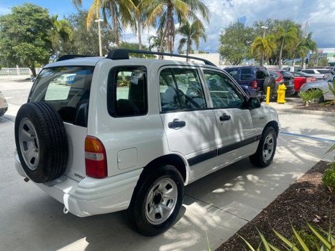 Used 2001 Suzuki Vitara JLS image 8