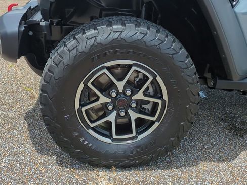 Used 2026 Jeep Wrangler Unlimited Rubicon AWD/4WD image 9