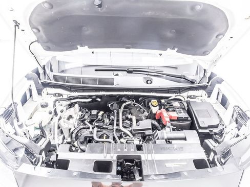 Used 2025 Nissan Kicks SV AWD/4WD image 39