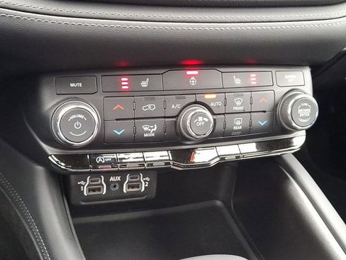 Certified 2024 Dodge Durango SXT w/ Trailer Tow Group IV image 19