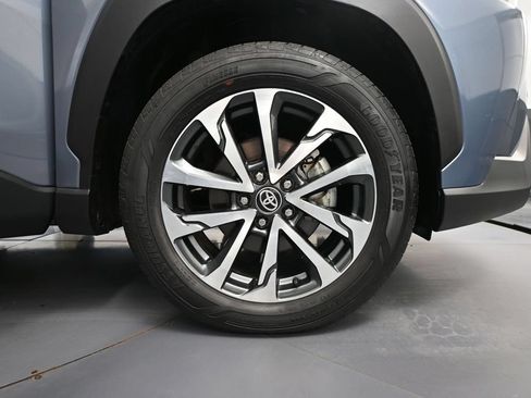 Used 2024 Toyota Corolla Cross XLE w/ Convenience Package AWD/4WD image 15