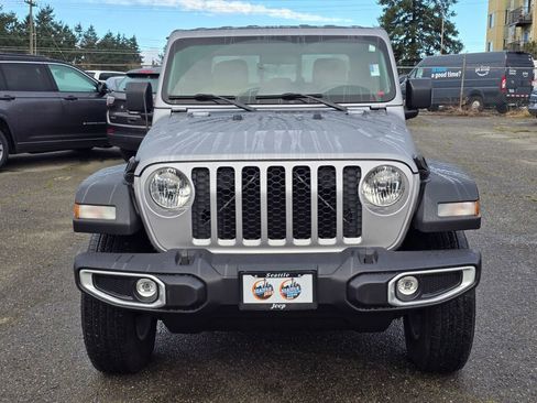 Used 2020 Jeep Gladiator Sport w/ Quick Order Package 24S image 3