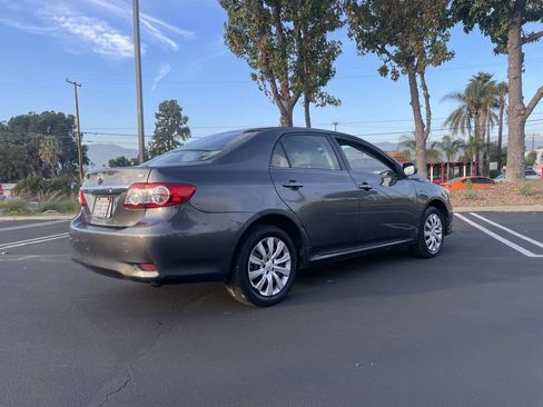 Used 2013 Toyota Corolla LE image 5