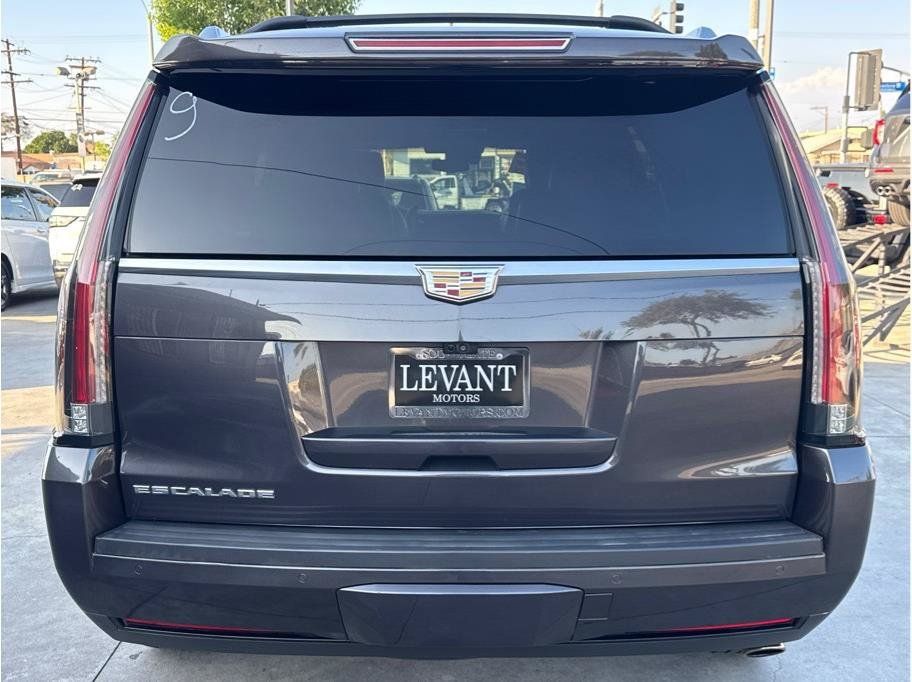 Used 2017 Cadillac Escalade Platinum AWD/4WD image 6