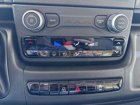 Used 2026 RAM ProMaster 2500 w/ Convenience Group FWD image 18