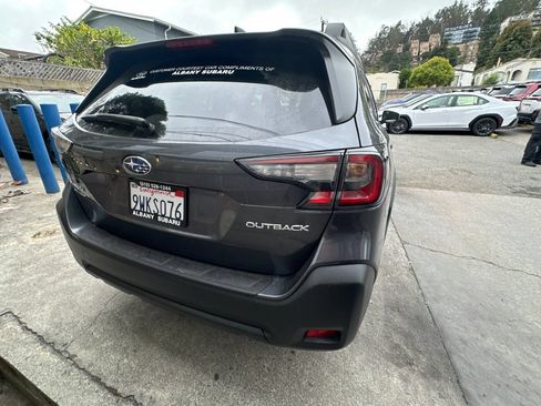 Used 2025 Subaru Outback Premium AWD/4WD image 7