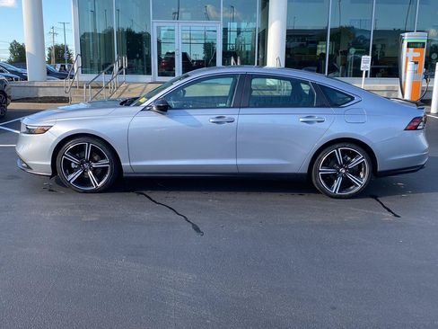 Used 2023 Honda Accord Sport image 4