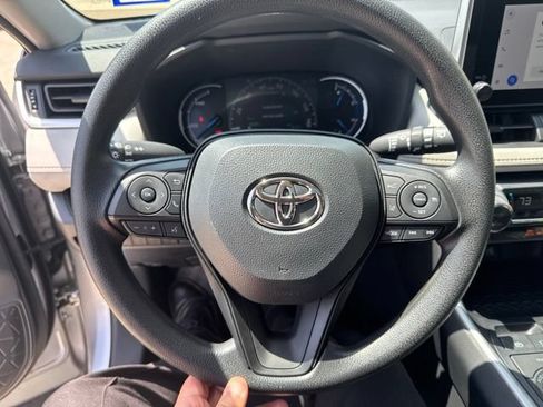 Used 2025 Toyota RAV4 XLE w/ Convenience Package AWD/4WD image 11