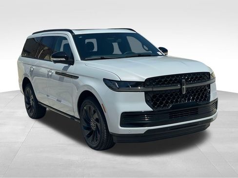 New 2026 Lincoln Navigator Reserve w/ Jet Appearance Package AWD/4WD image 7