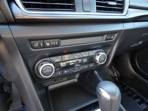 Used 2018 MAZDA MAZDA3 Grand Touring w/ Premium Equipment Package image 23