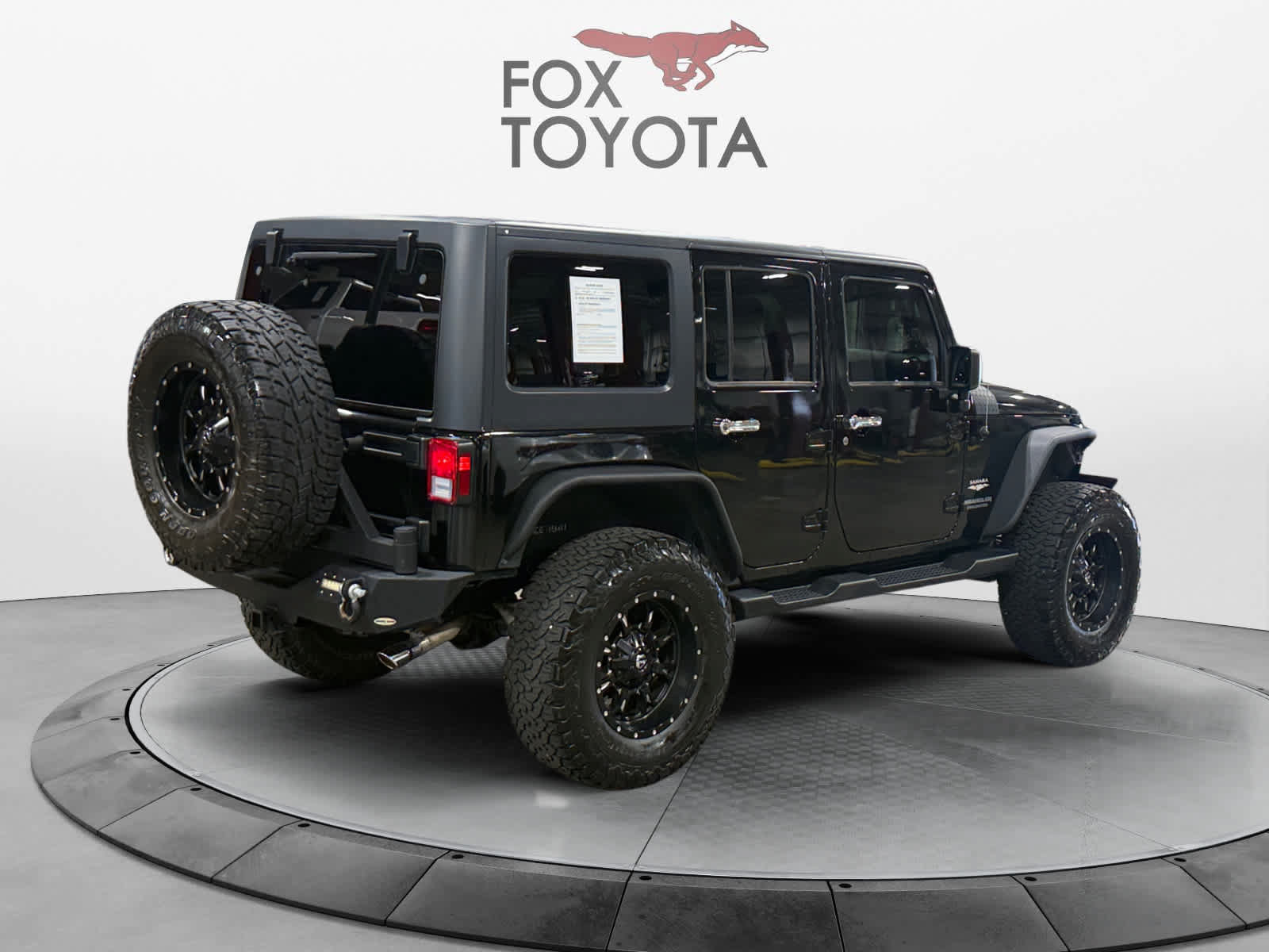 Used 2015 Jeep Wrangler Unlimited Sahara w/ Connectivity Group AWD/4WD image 6