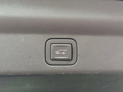 Used 2025 Cadillac Escalade IQ Luxury 2 w/ LPO, Premium Carpet Package AWD/4WD image 18