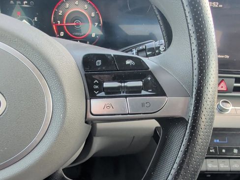 Used 2024 Hyundai Elantra SEL image 15