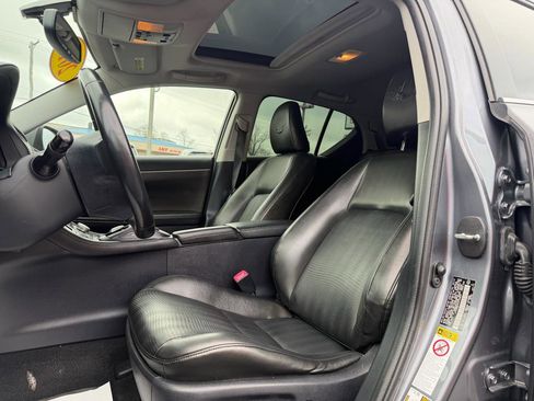 Used 2013 Lexus CT 200h w/ Premium Pkg w/Navigation image 9