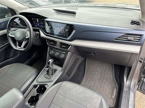 Used 2022 Volkswagen Taos SE w/ Panoramic Sunroof Package image 17