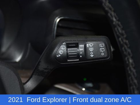 Used 2021 Ford Explorer Platinum w/ Equipment Group 601A AWD/4WD image 12
