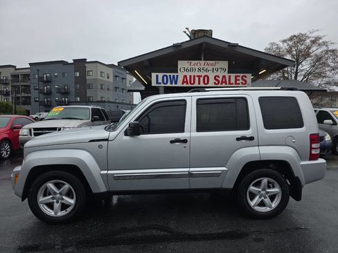 Used 2011 Jeep Liberty Limited image 4
