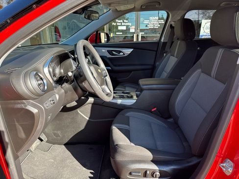 Used 2025 Chevrolet Blazer LT image 9