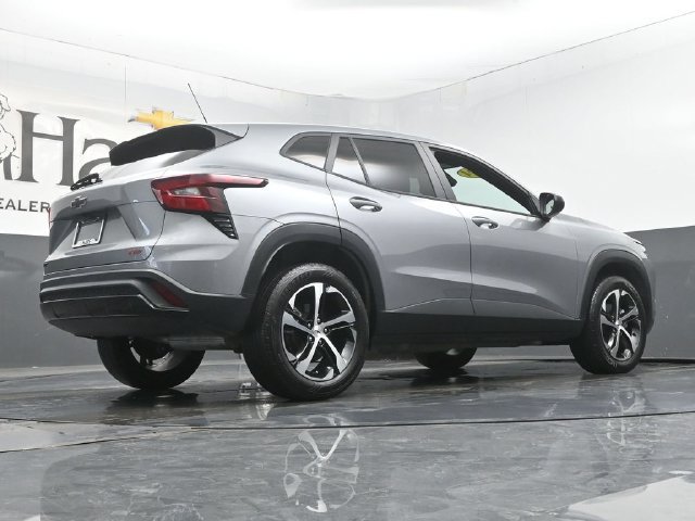 Used 2024 Chevrolet Trax RS w/ Driver Confidence Package FWD image 37