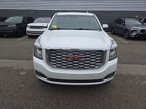 Used 2020 GMC Yukon Denali w/ Denali Premium Package image 2