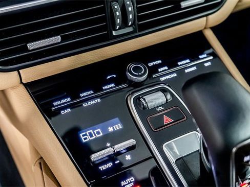 Used 2022 Porsche Cayenne S image 42