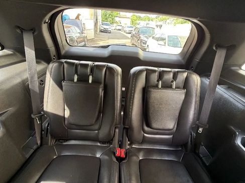 Used 2014 Ford Explorer XLT w/ Equipment Group 202A AWD/4WD image 29