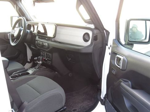 Used 2024 Jeep Wrangler Unlimited Sport AWD/4WD image 16