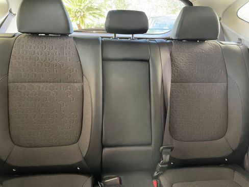 Used 2025 Kia Seltos S image 37