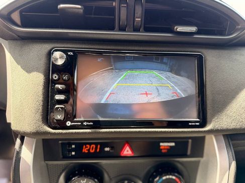 Used 2017 Toyota 86 RWD image 19