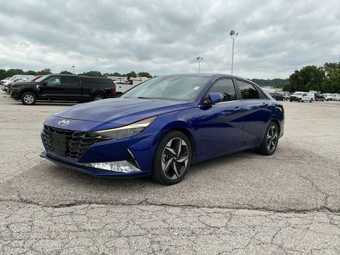 Used 2022 Hyundai Elantra Limited w/ Cargo Package FWD image 1