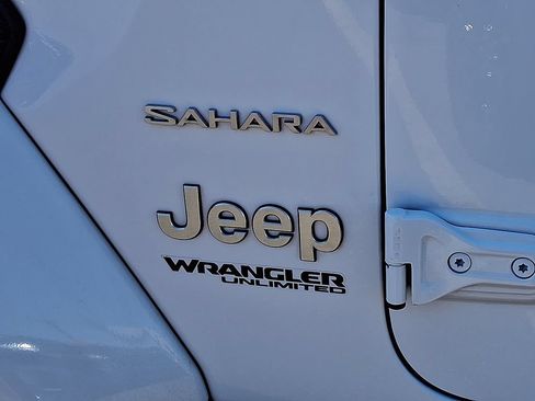Certified 2022 Jeep Wrangler Unlimited Sahara w/ Cold Weather Group AWD/4WD image 30