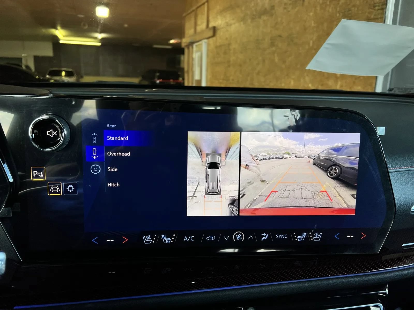 Used 2026 Chevrolet Traverse RS AWD/4WD image 36