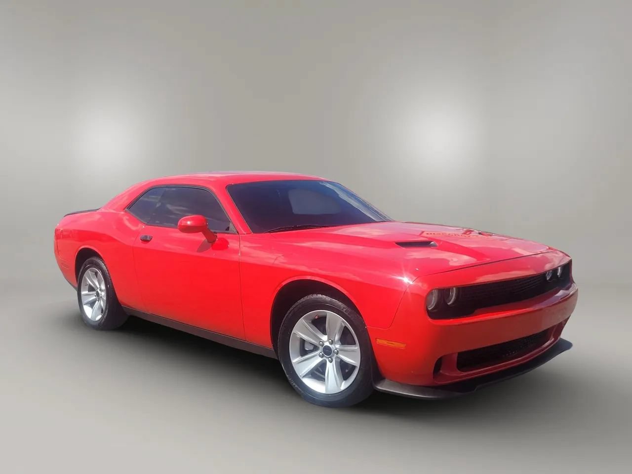 Used 2023 Dodge Challenger SXT RWD image 7